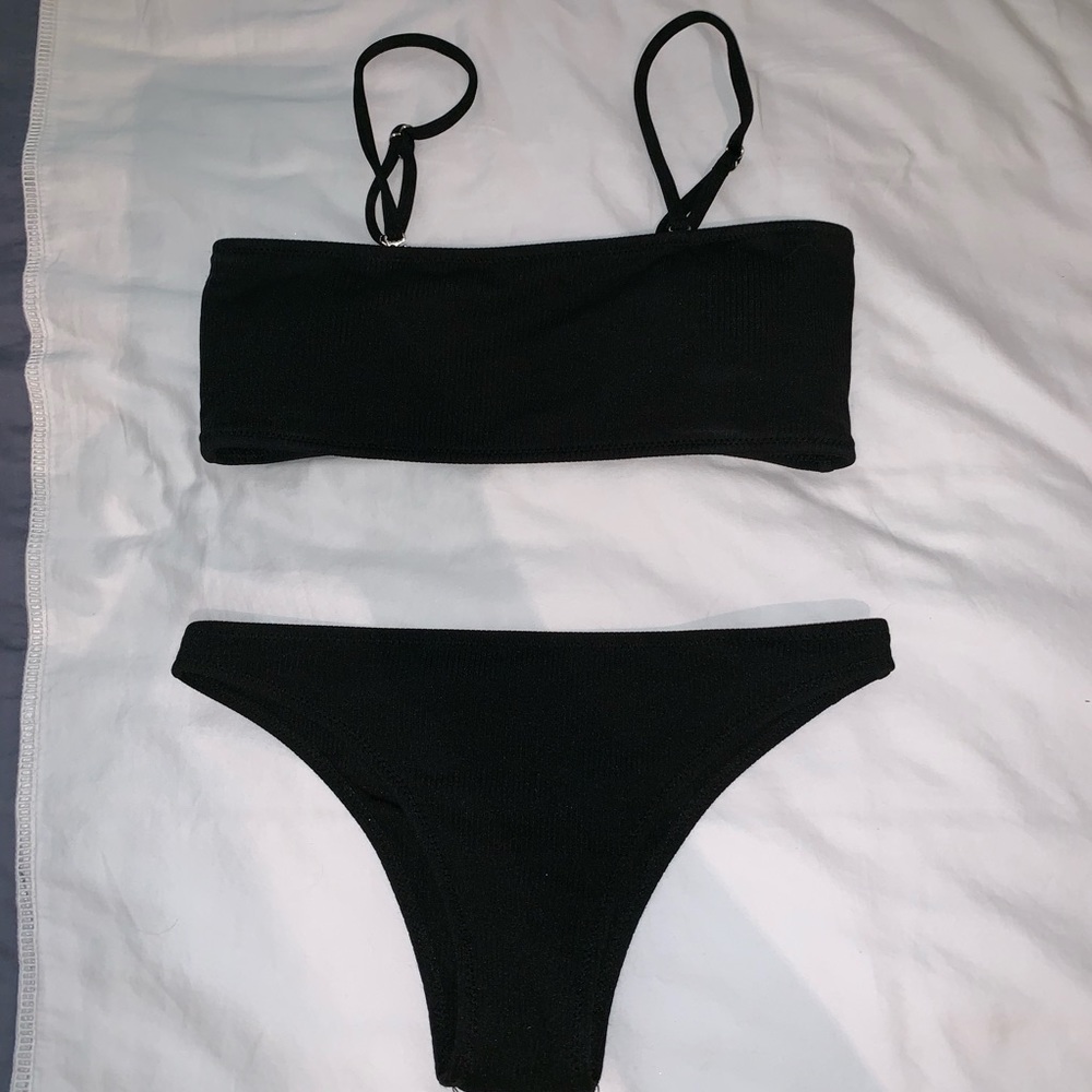 Bandeau black bathing suit